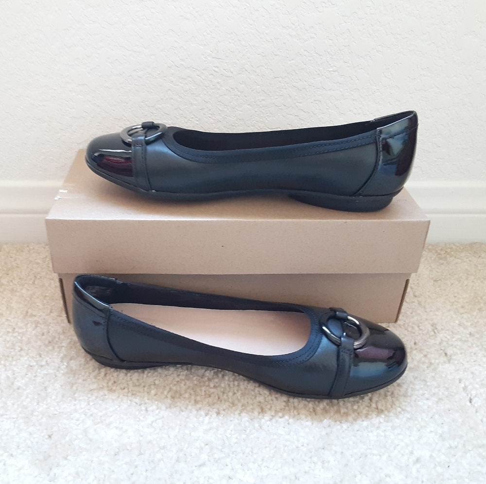 Clarks - Picture 4 of 4